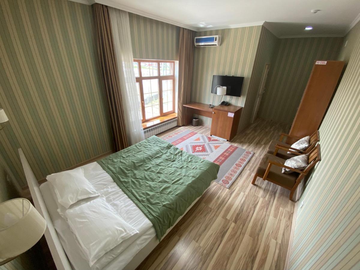 Azimut Hotel Balykchy Ngoại thất bức ảnh