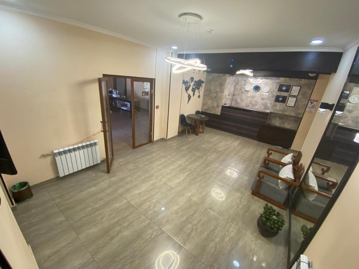 Azimut Hotel Balykchy Ngoại thất bức ảnh