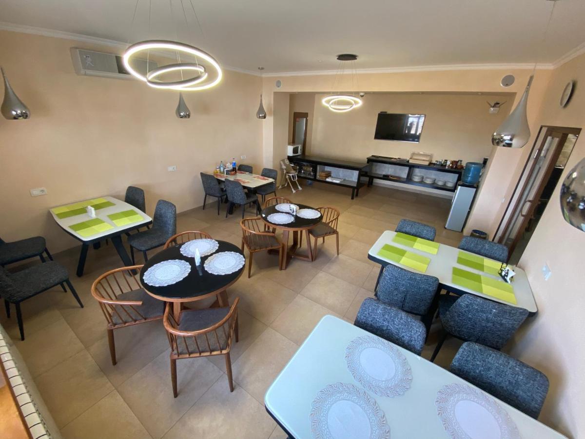 Azimut Hotel Balykchy Ngoại thất bức ảnh